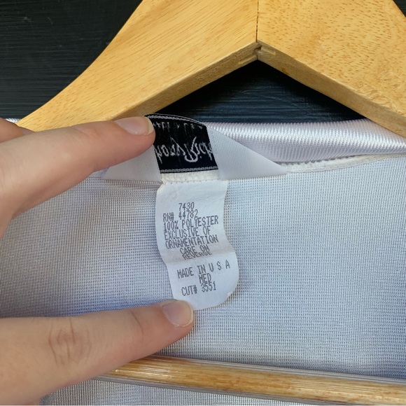 Anthony Richards White Embroidered Robe - Picture 5 of 9